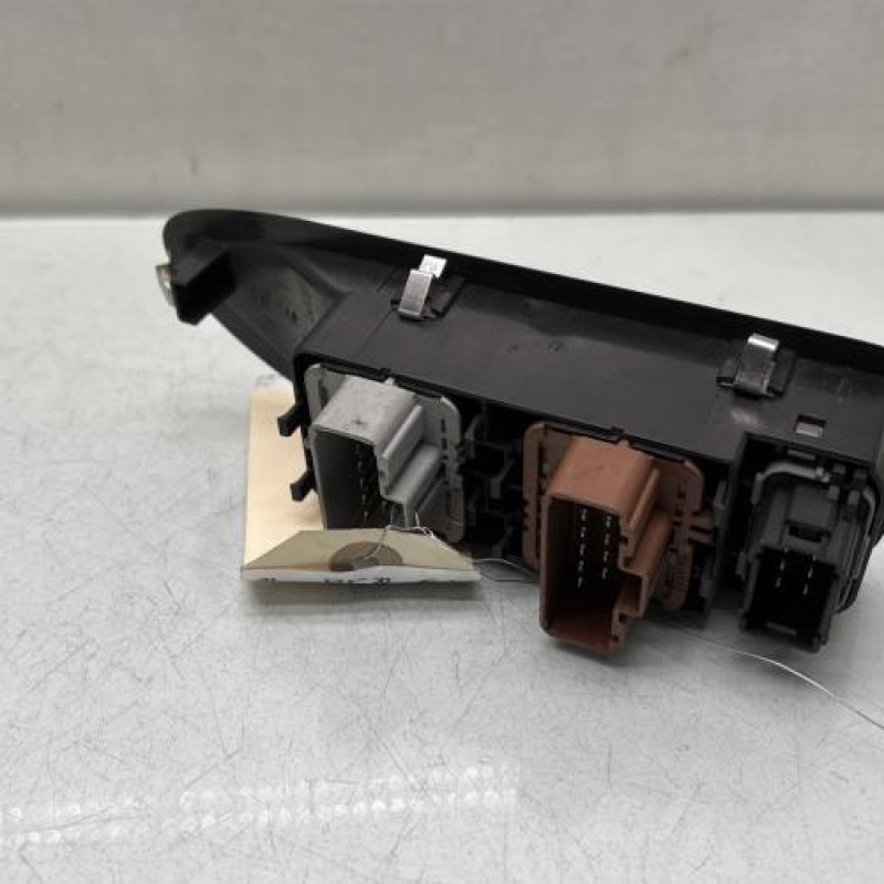 Interrupteur de leve vitre avant gauche RENAULT LAGUNA 2 Photo n°2