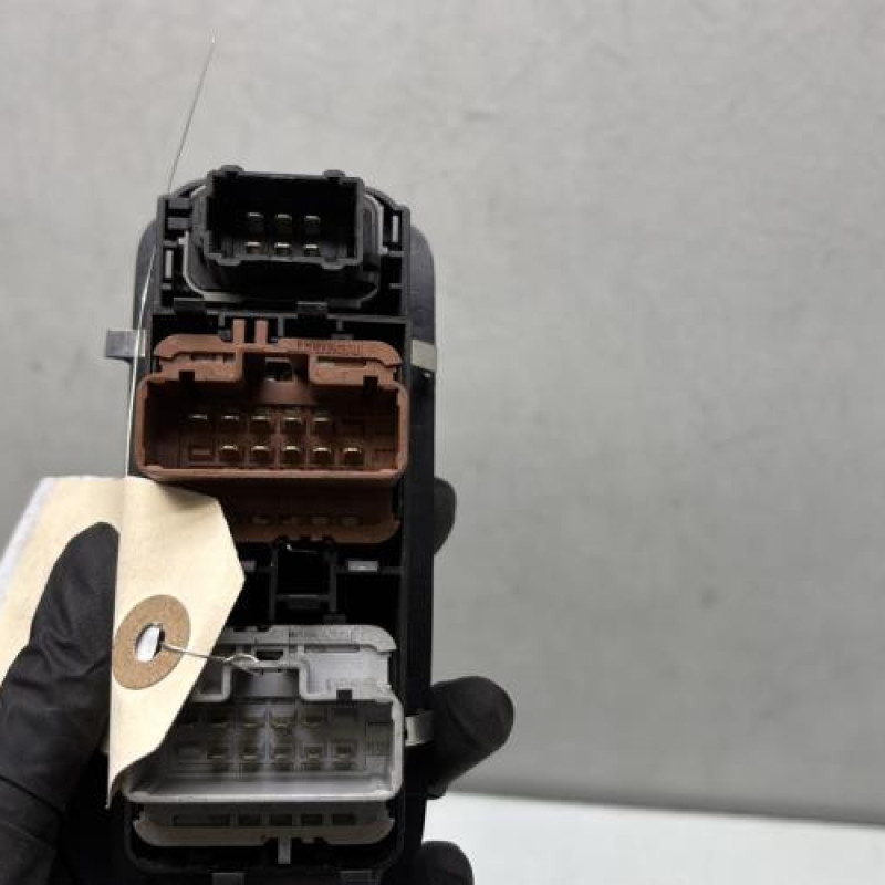 Interrupteur de leve vitre avant gauche RENAULT LAGUNA 2 Photo n°3