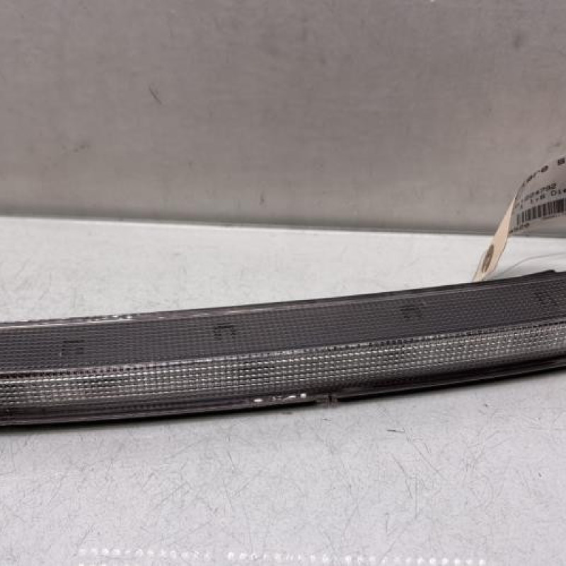 Feu arriere stop central CITROEN C4 2 Photo n°1