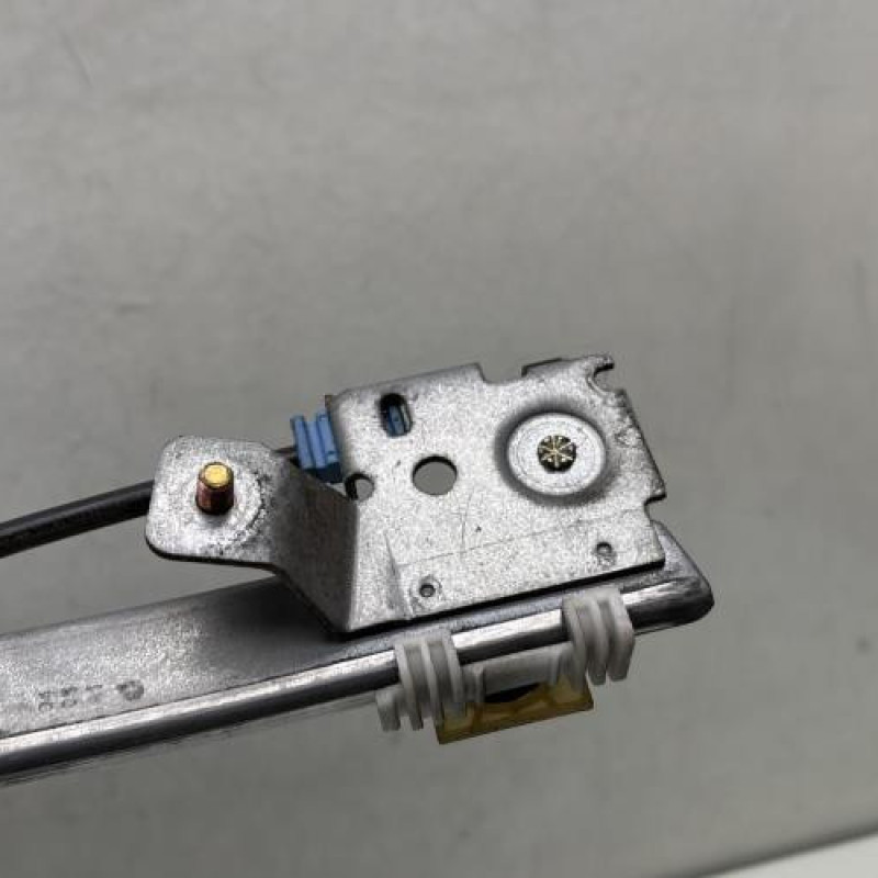 Leve vitre mecanique avant gauche PEUGEOT 106 Photo n°4