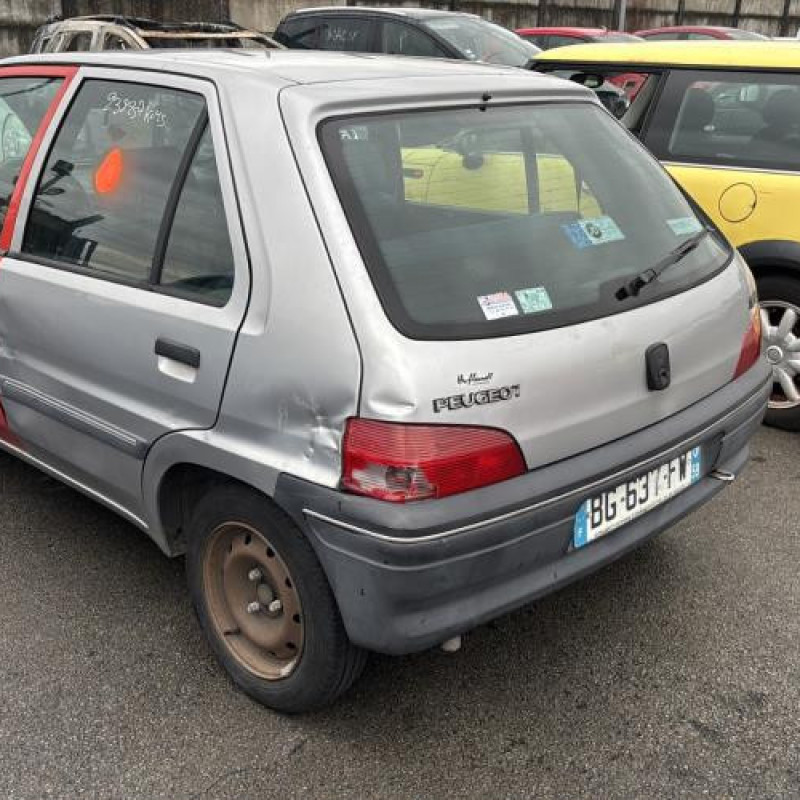 Leve vitre mecanique avant gauche PEUGEOT 106 Photo n°9