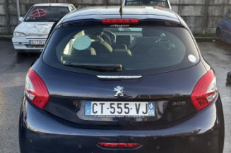 Aile avant droit PEUGEOT 208 1
