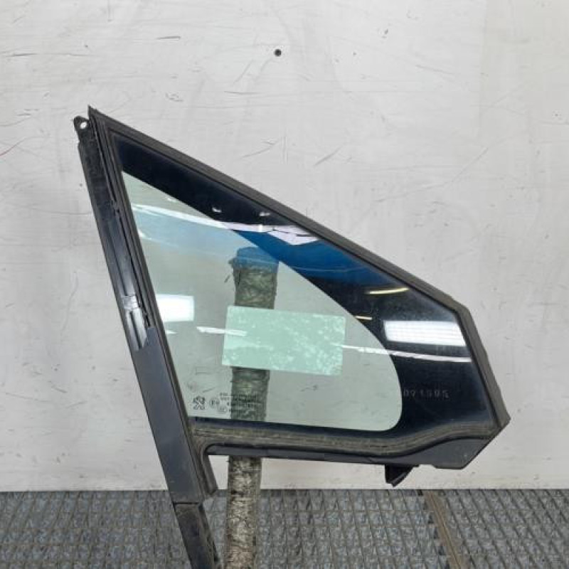 Custode avant droit (porte) PEUGEOT 208 1 Photo n°1