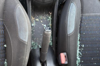 Custode avant droit (porte) PEUGEOT 208 1