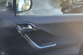 Custode avant gauche (porte) PEUGEOT 208 1