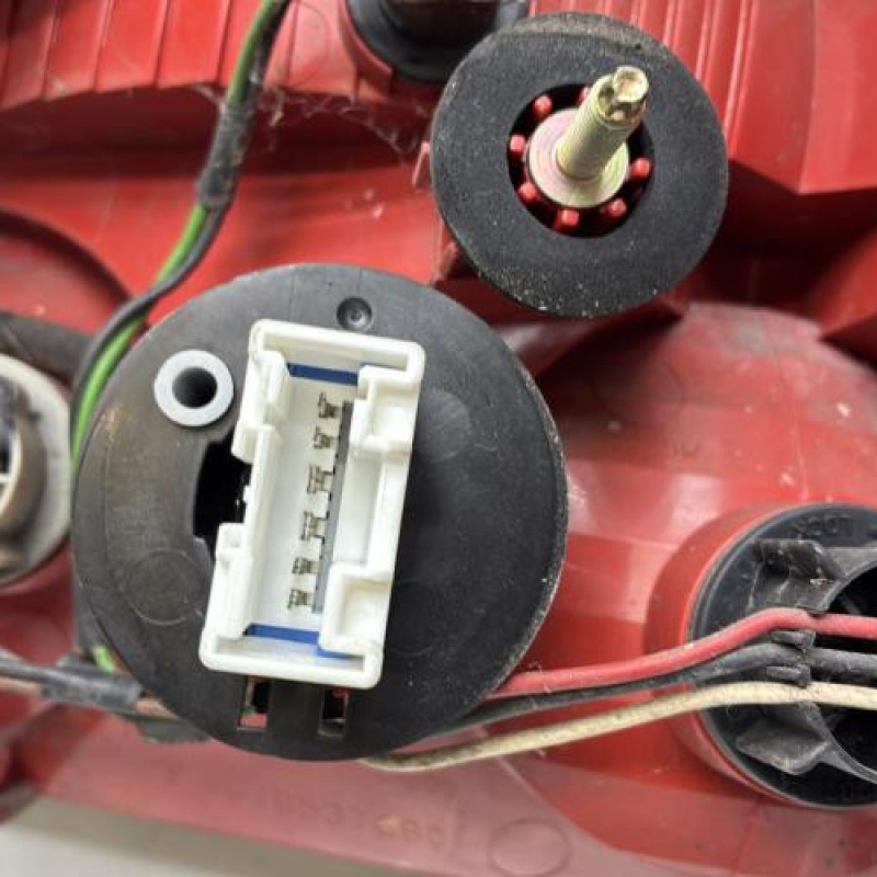 Feu arriere principal gauche (feux) PEUGEOT 407 Photo n°3