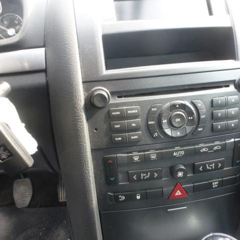 Poignee porte avant gauche PEUGEOT 407 Photo n°8