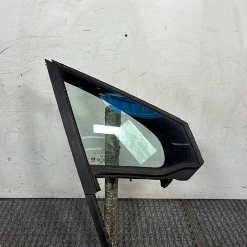 Custode avant gauche (porte) PEUGEOT 208 1 Photo n°1