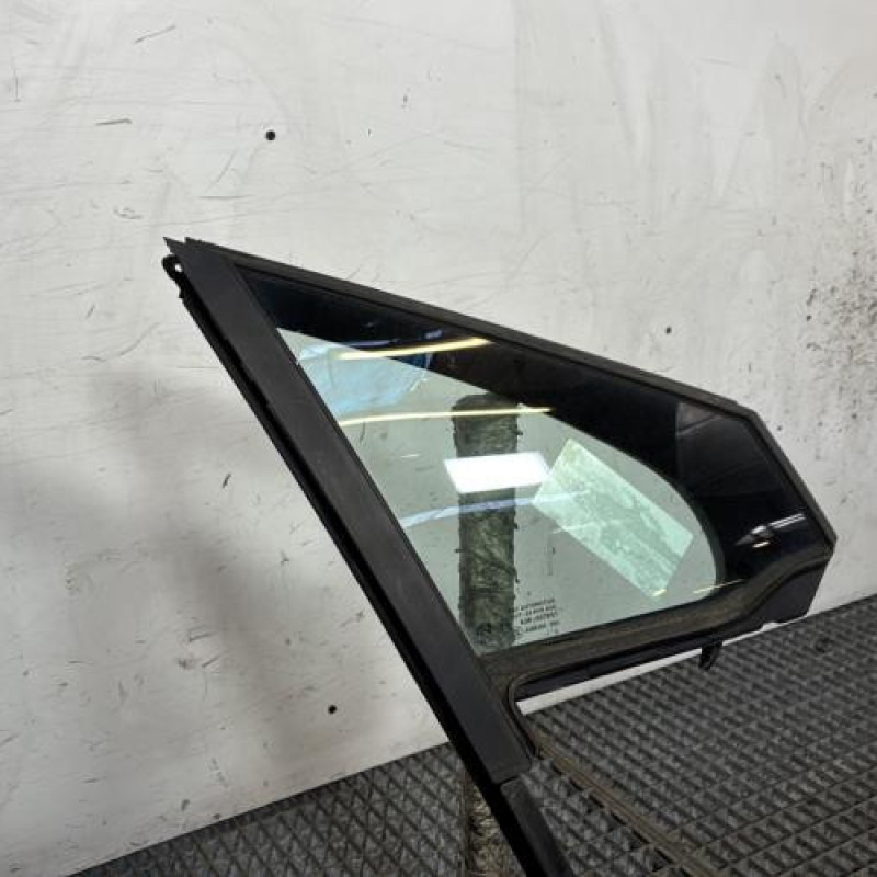 Custode avant gauche (porte) PEUGEOT 208 1 Photo n°2