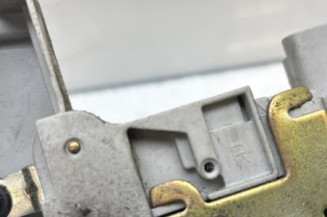 Serrure avant droit PEUGEOT 307