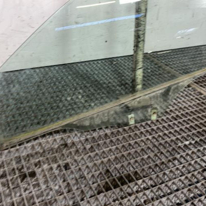 Vitre avant gauche MAZDA 3 1 Photo n°2