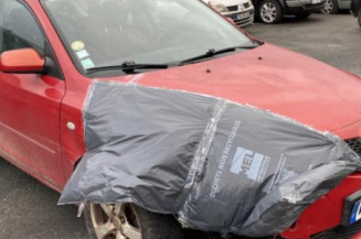 Vitre avant gauche MAZDA 3 1