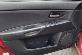 Vitre avant gauche MAZDA 3 1