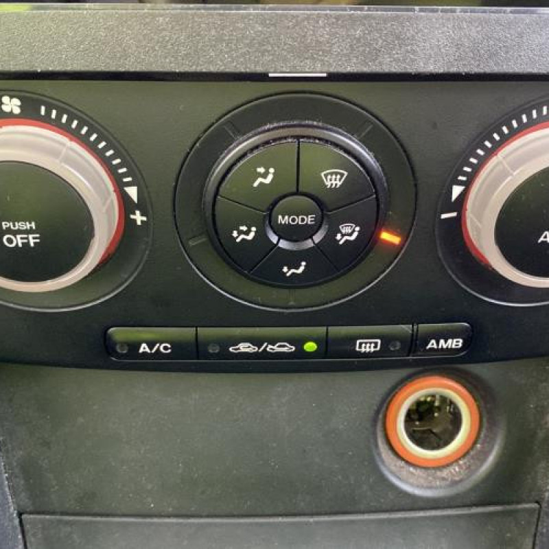 Vitre avant gauche MAZDA 3 1 Photo n°19