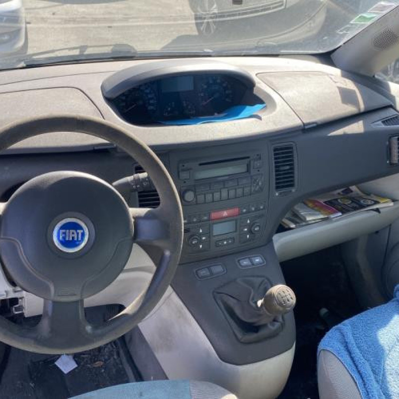 Feu arriere principal droit (feux) FIAT IDEA Photo n°18