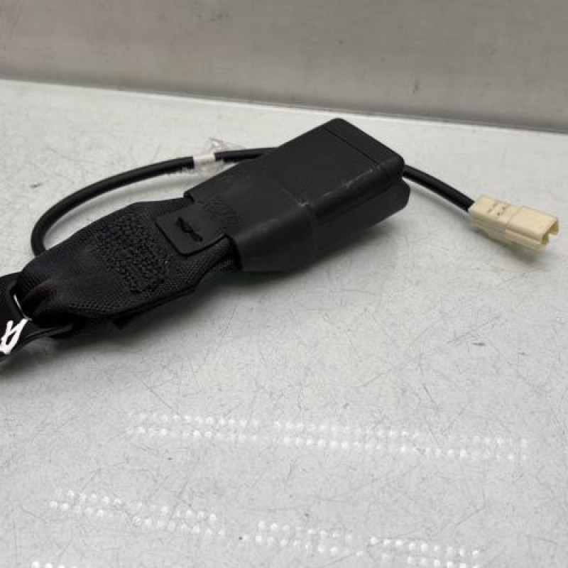 Attache ceinture arriere gauche SUZUKI BALENO 2 Photo n°3