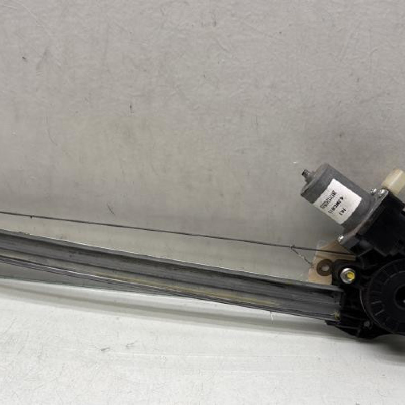 Leve vitre electrique arriere droit SUZUKI BALENO 2 Photo n°1