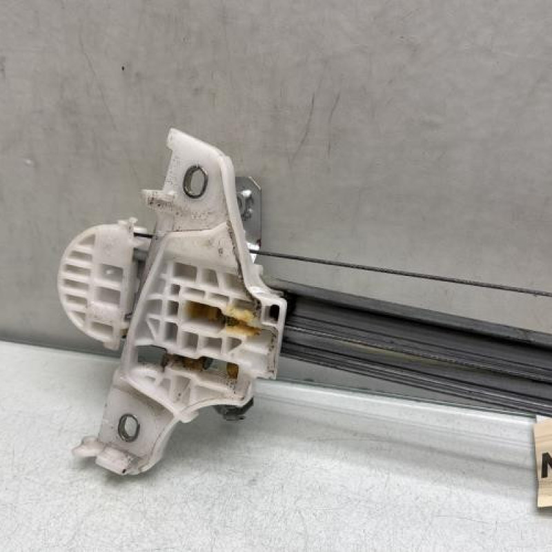 Leve vitre electrique avant droit SUZUKI BALENO 2 Photo n°2