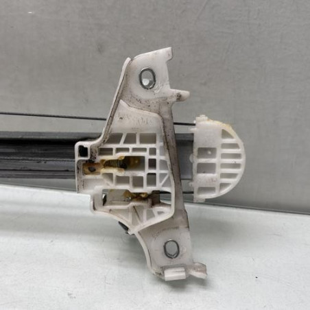 Leve vitre electrique avant gauche SUZUKI BALENO 2