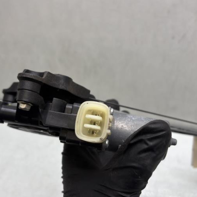 Leve vitre electrique avant gauche SUZUKI BALENO 2 Photo n°4