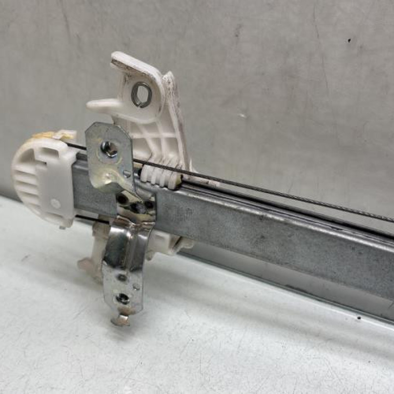 Leve vitre electrique avant gauche SUZUKI BALENO 2 Photo n°6