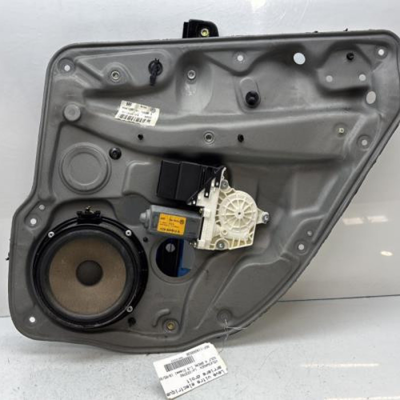 Leve vitre electrique arriere droit VOLKSWAGEN GOLF 4 Photo n°1