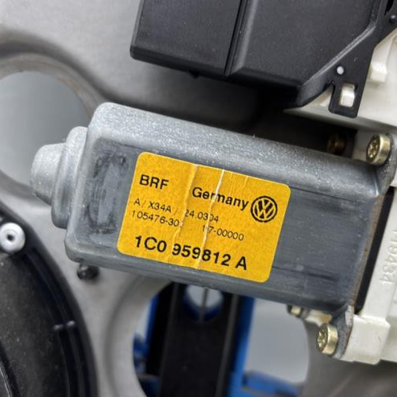 Leve vitre electrique arriere droit VOLKSWAGEN GOLF 4 Photo n°5