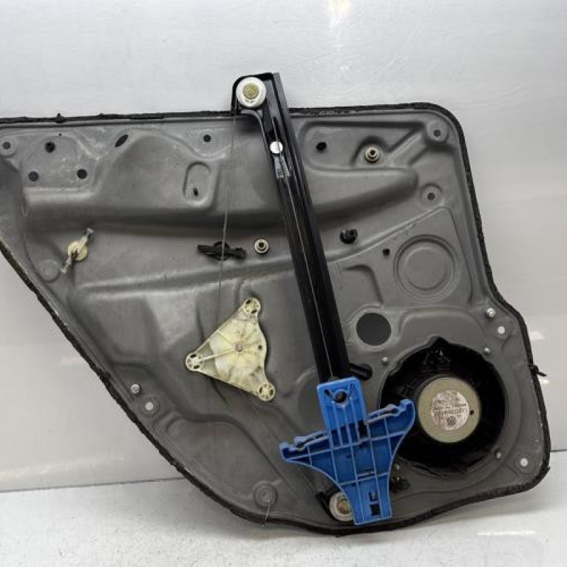Leve vitre electrique arriere droit VOLKSWAGEN GOLF 4 Photo n°6