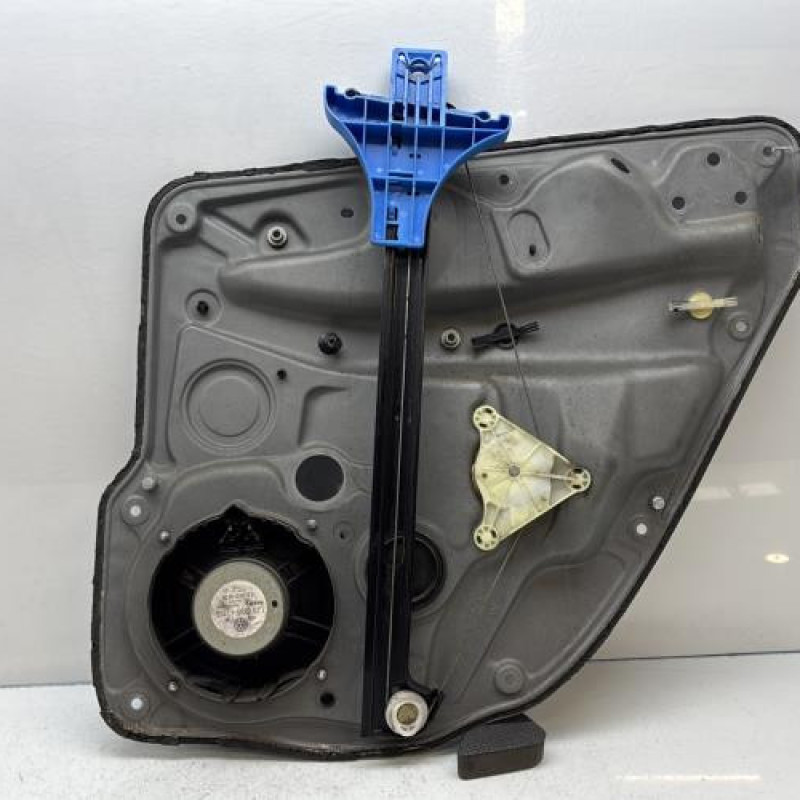 Leve vitre electrique arriere gauche VOLKSWAGEN GOLF 4 Photo n°5