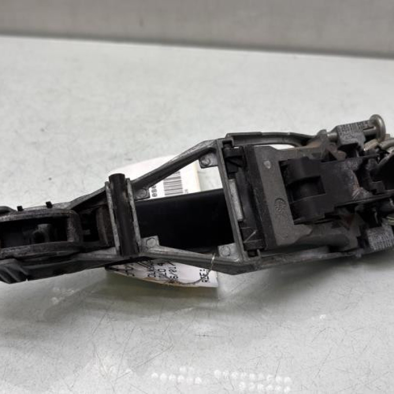 Poignee porte avant droit VOLKSWAGEN POLO 4 Photo n°3