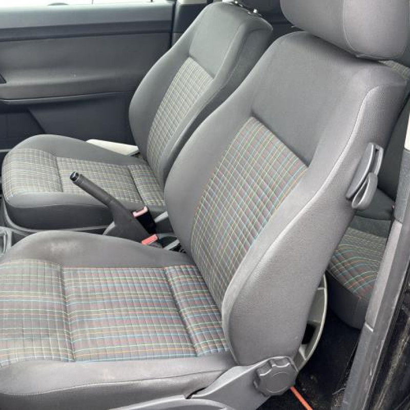 Poignee porte avant droit VOLKSWAGEN POLO 4 Photo n°16