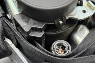 Pretensionneur de ceinture avant droit RENAULT GRAND SCENIC 3