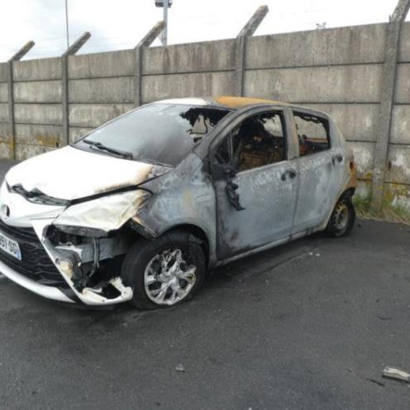 Vase de lave glace TOYOTA YARIS 3 Photo n°5