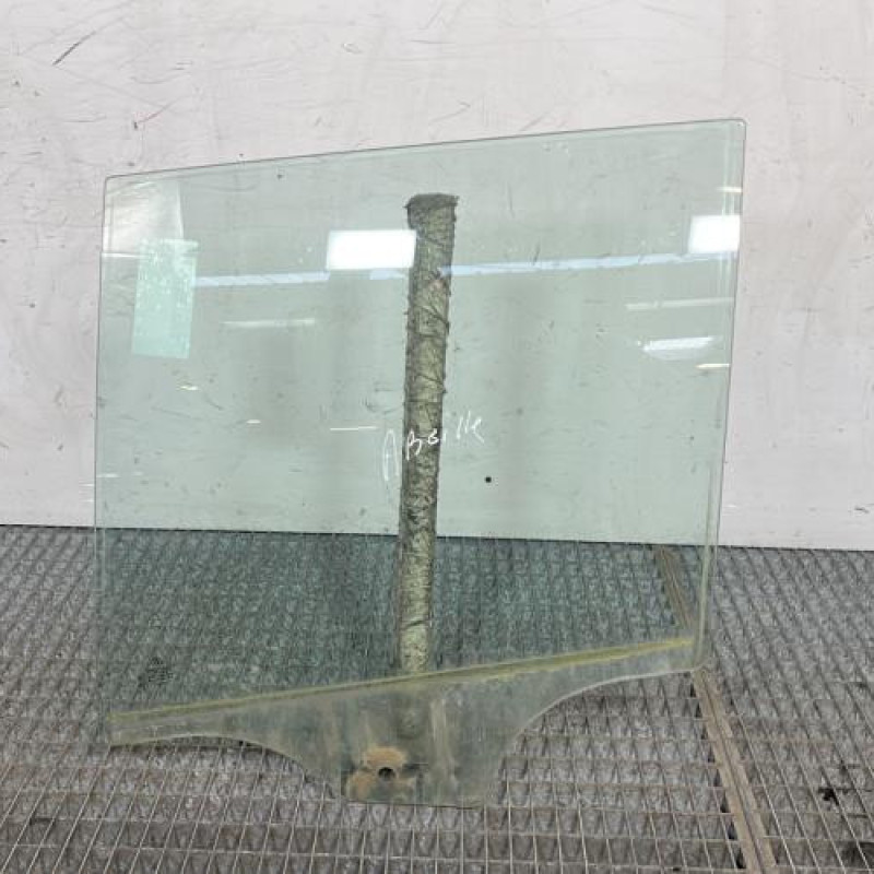 Vitre arriere gauche BMW X3 F25 Photo n°1