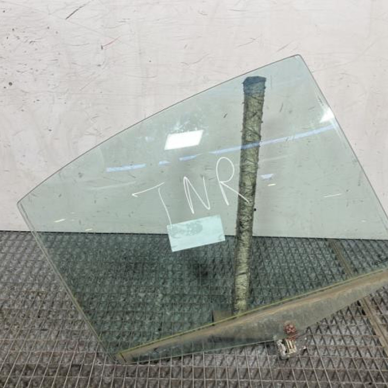 Vitre arriere droit BMW SERIE 3 E46 Photo n°1