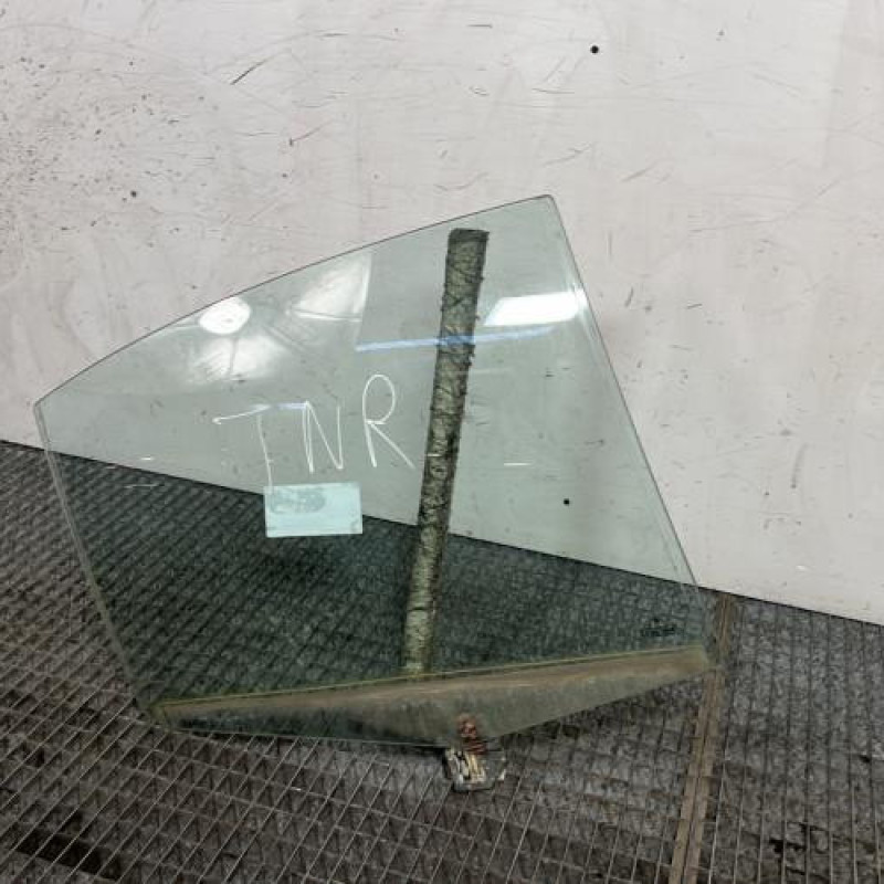 Vitre arriere droit BMW SERIE 3 E46 Photo n°3