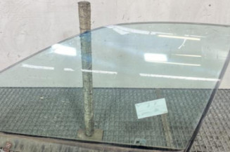 Vitre avant gauche BMW SERIE 3 E46 Photo n°1