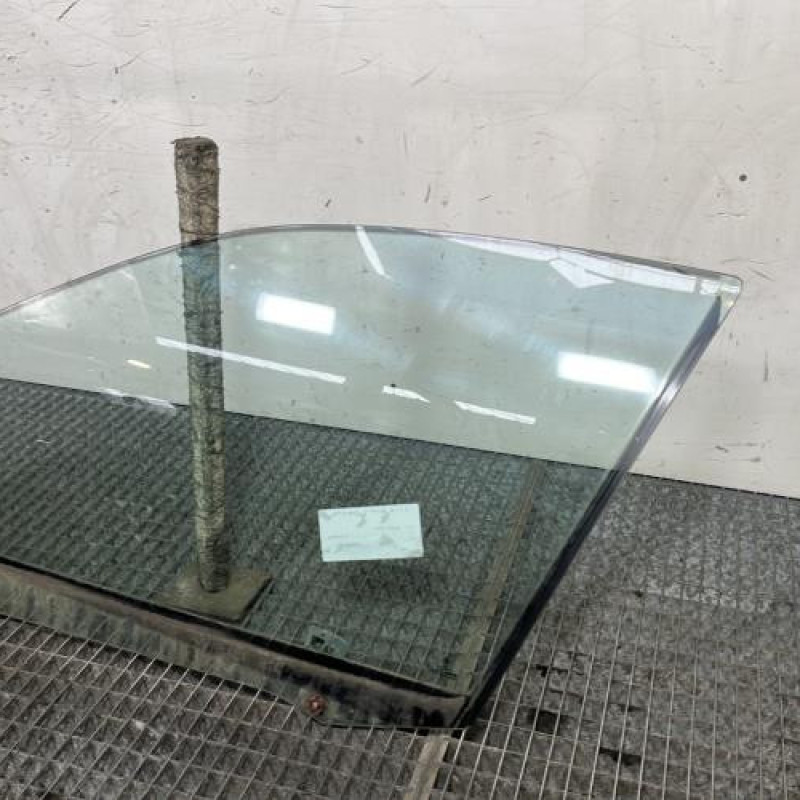 Vitre avant gauche BMW SERIE 3 E46 Photo n°3