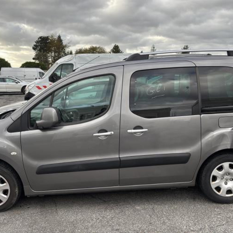 Vitre arriere gauche PEUGEOT PARTNER 2 Photo n°6