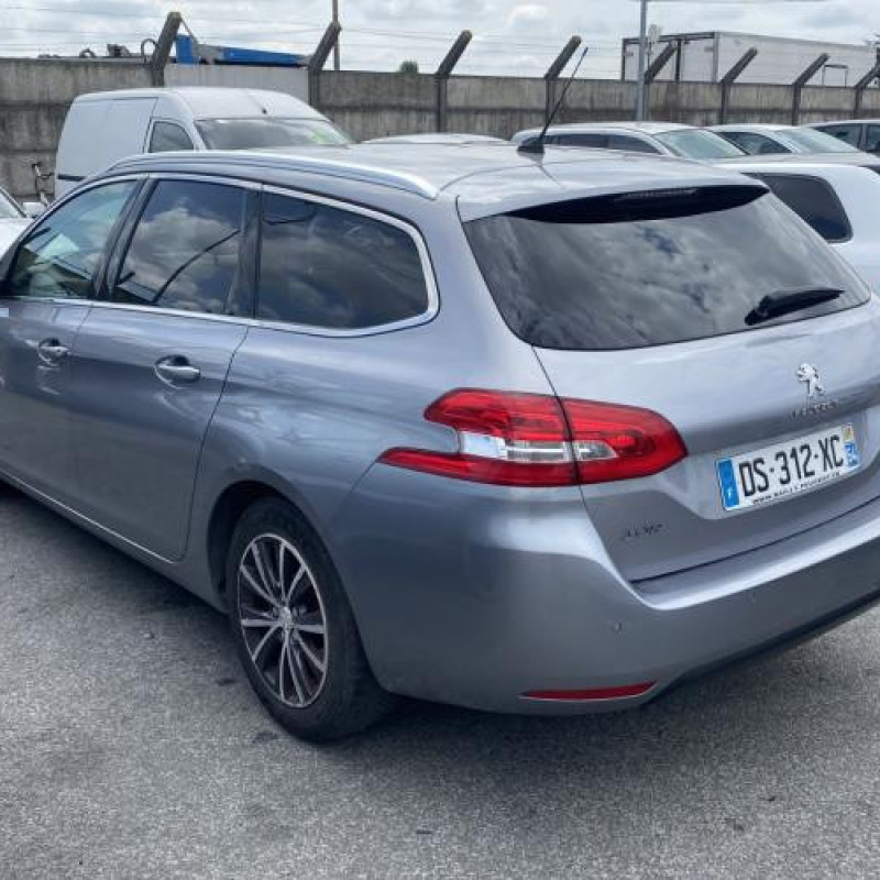 Boitier filtre a air PEUGEOT 308 2 SW Photo n°4