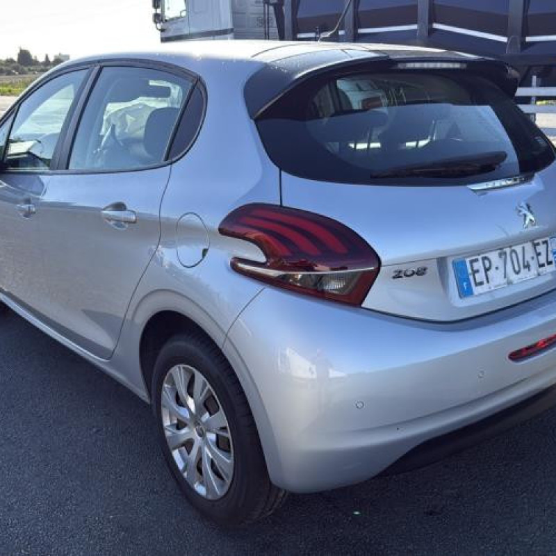 Boitier filtre a air PEUGEOT 208 1 Photo n°4