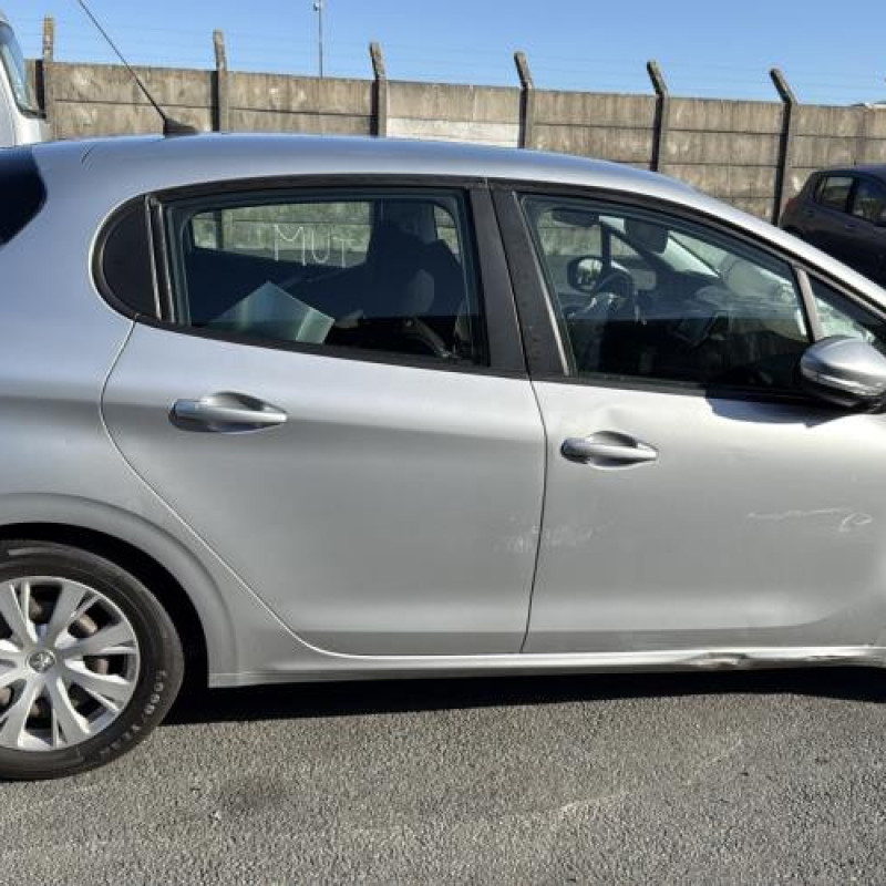 Boitier filtre a air PEUGEOT 208 1 Photo n°6