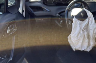 Boitier filtre a air PEUGEOT 208 1