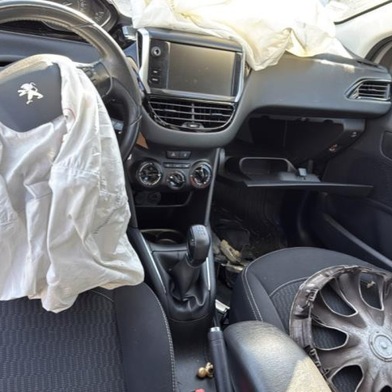 Boitier filtre a air PEUGEOT 208 1 Photo n°13