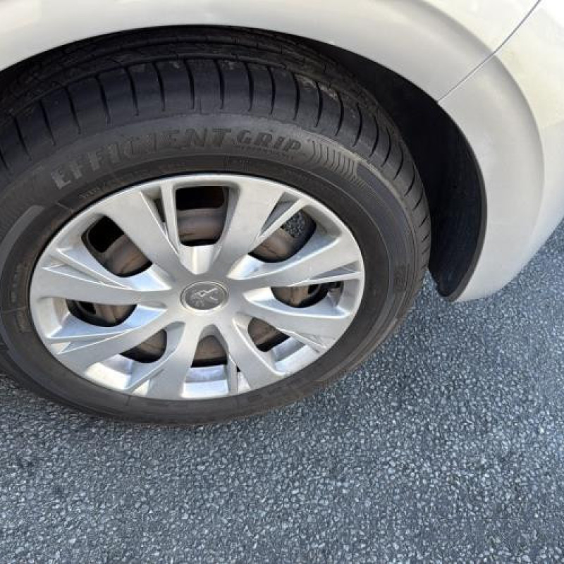 Boitier filtre a air PEUGEOT 208 1 Photo n°15