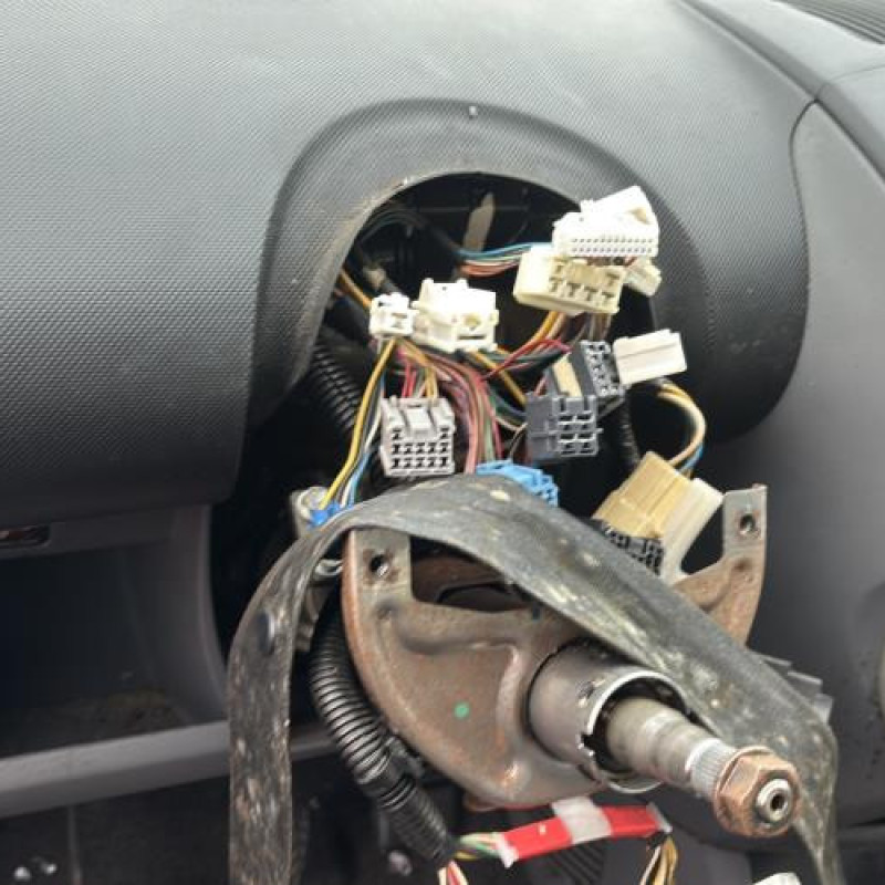 Vitre arriere gauche CITROEN C1 1 Photo n°17