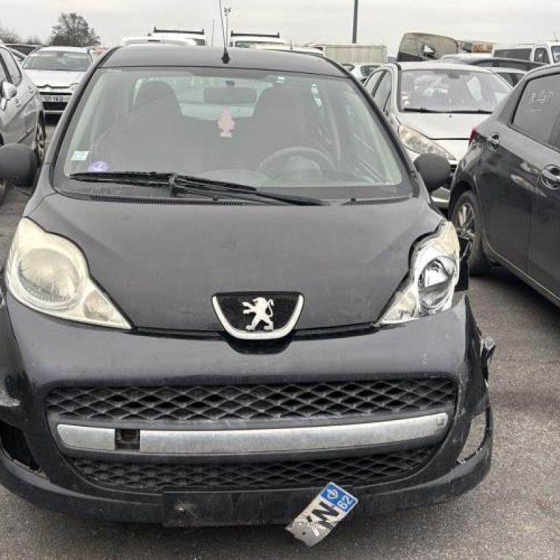 Vitre arriere gauche PEUGEOT 107 Photo n°7