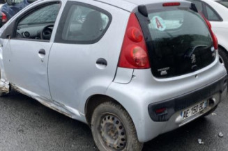 Traverse superieure PEUGEOT 107