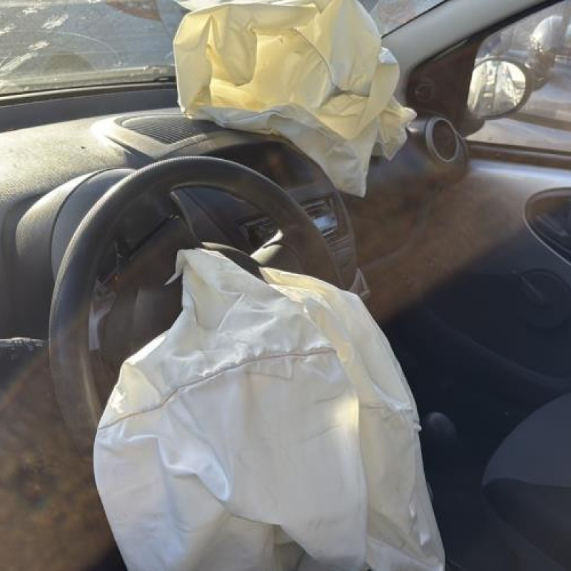 Vitre arriere droit CITROEN C1 1 Photo n°16