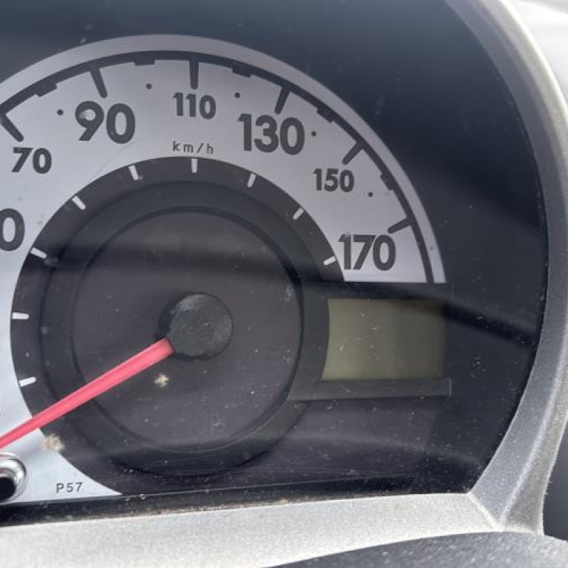 Vitre avant gauche PEUGEOT 107 Photo n°13